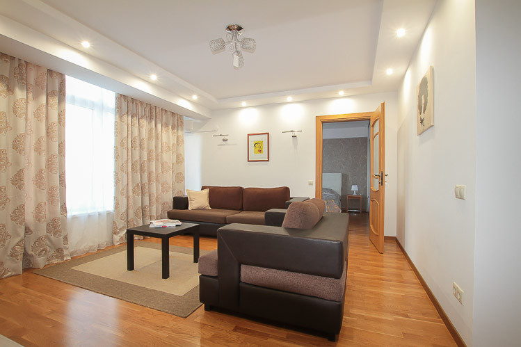 Roses Valley Apartment это квартира в аренду в Кишиневе имеющая 3 комнаты в аренду в Кишиневе - Chisinau, Moldova